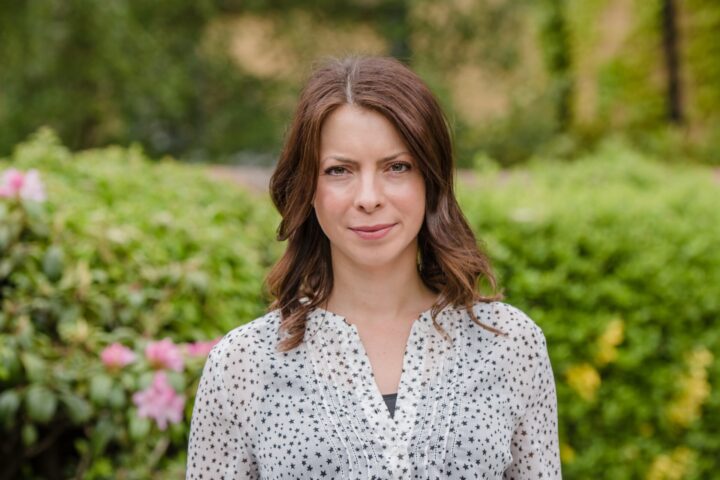 Dr Lisa Williams