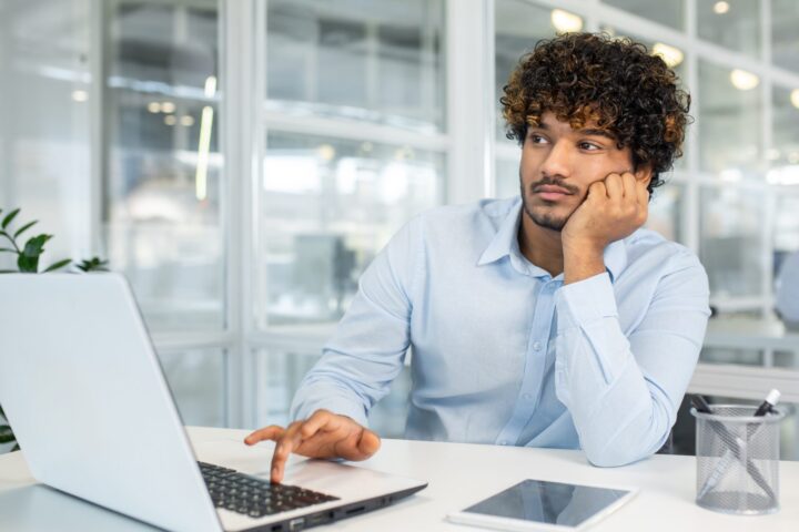disengaged bored worker