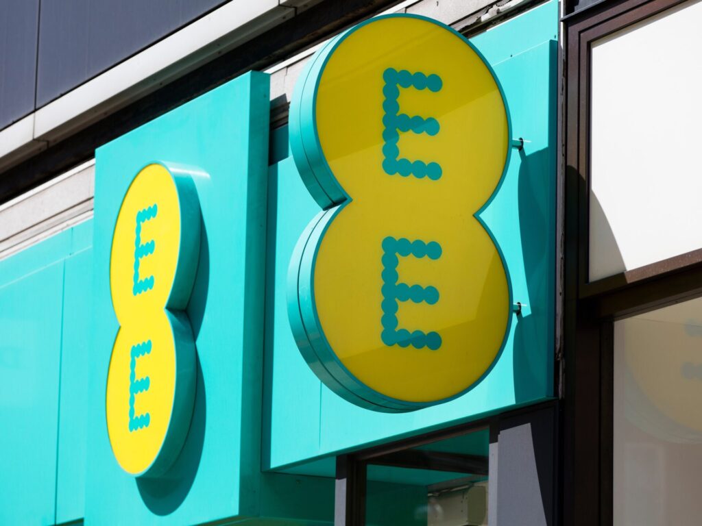 EE