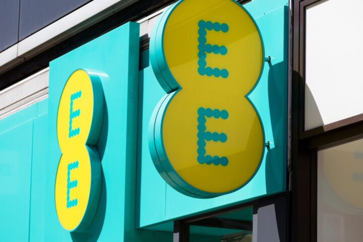 EE