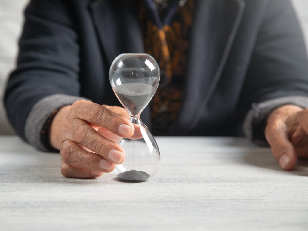 Hourglass retirement concept